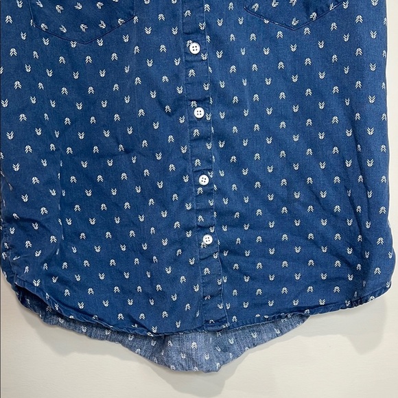Jacks Girlfriend Collective Blue Button-Up Shirt with White Pattern Size Large - Picture 5 of 7